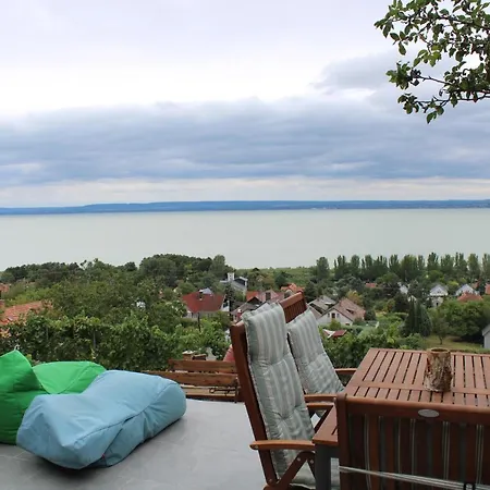 Panorama Apartmanhaz باداتشونيتوماي