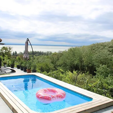 شقة Panorama Apartmanhaz