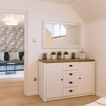 شقة Panorama Apartmanhaz *