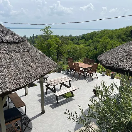 شقة Panorama Apartmanhaz باداتشونيتوماي