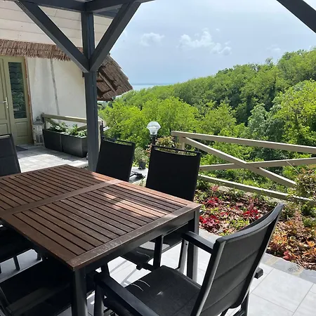 Panorama Apartmanhaz * Badacsonytomaj